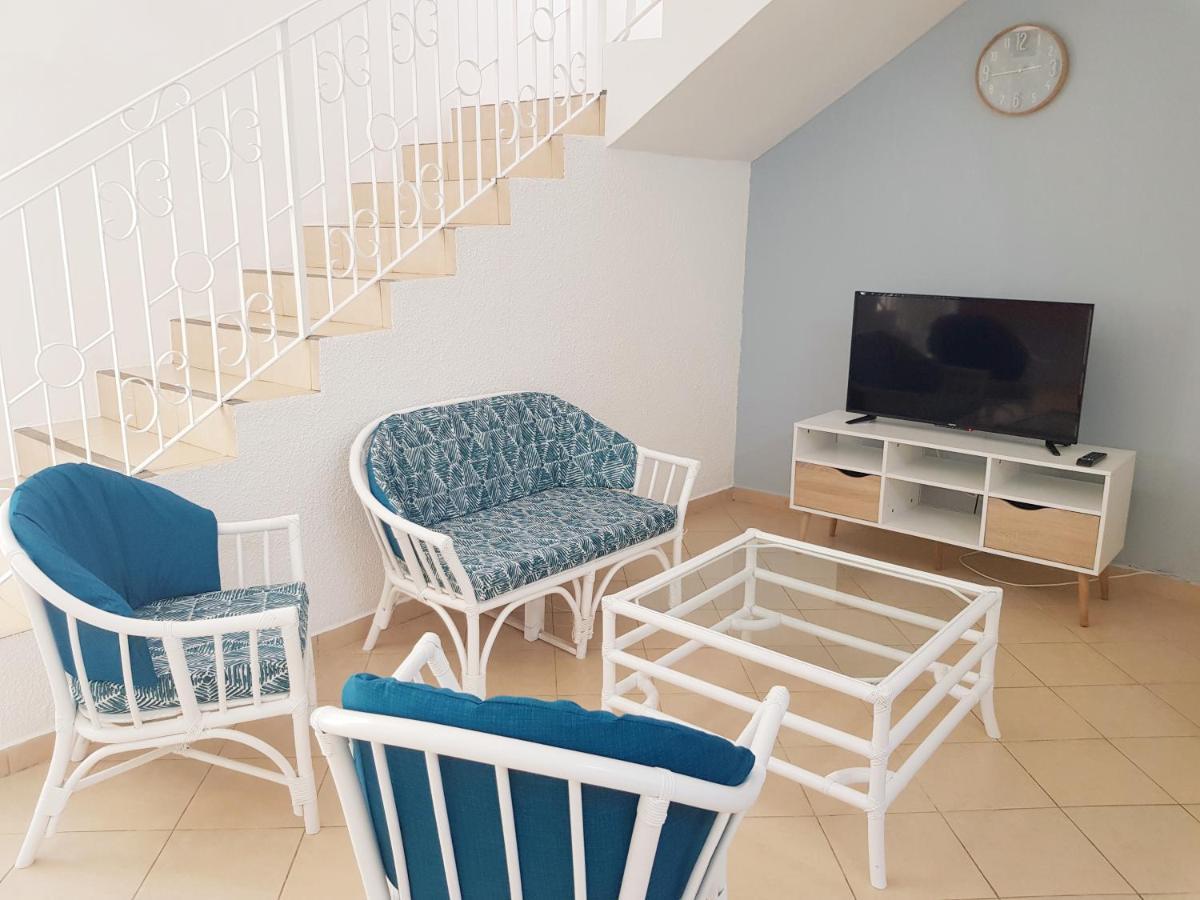 La Perla Holiday Apartments Pereybere Beach Room photo