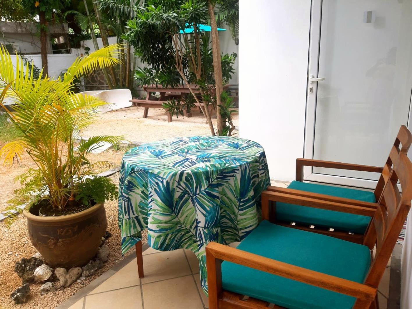 La Perla Holiday Apartments Pereybere Beach Room photo